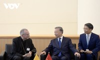 Top leader meets with Vatican Secretary of State, Vietnamese intellectuals in US