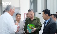 Top leader visits Mariel Special Development Zone in Cuba