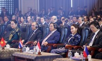 PM attends ASEAN Summit’s opening session