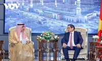 PM meets leaders of Saudi Agricultural and Livestock Investment Company  