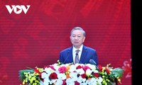 Party chief: Vietnam cannot be off global trend of educational innovation 