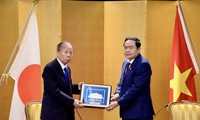 NA Chairman honors leader of Japan-Vietnam Parliamentary Friendship Alliance with Labor Order 