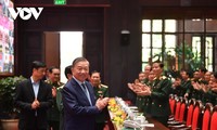 Party leader: Military youth must dream high, be self-confident, self-reliant