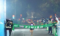 Nguyen Thi Oanh breaks her own record at Vietnam International Half Marathon