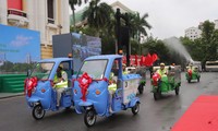 Hanoi operates 100 modern environmental sanitation vehicles 