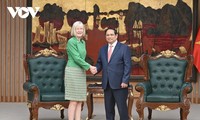 PM calls for 20 billion USD two-way trade with Australia 