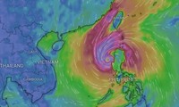 Super typhoon Fung-wong makes landfall in the Philippines 