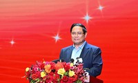 PM calls for banking sector’s greater contributions to Vietnam’s centenary goals 