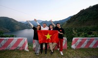 “Flying Vietnam” project: Giving national flag, sending patriotism 