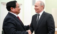 Vietnamese Prime Minister meets Russian President at the Kremlin