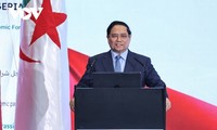 팜 민 찐 베트남 총리, “베트남, 알제리에 찻잎 재배부터 5G 칩 생산까지 투자 가능” 피력
