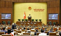 베트남 국회, 본회의장서 여러 법안 심의‧표결