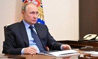 Президенты России и Франции поддержали поиск дипломатического решения украинского вопроса