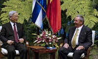 Vietnam, Cuba issue joint statement 