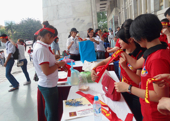 Youth blood donation festival opens