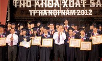 Hanoi honors 100 outstanding graduates