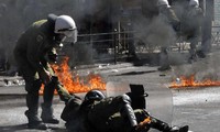 Greek protest turns violent during general strike 