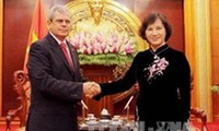 Vietnam boosts ties with Cuba