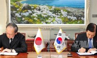 South Korea extends intel-sharing deal with Japan