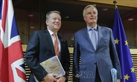 EU, UK continue post-Brexit trade deal talks