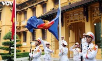 Vietnam hosts ASEAN flag-hoisting ceremony