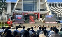 Người dân các địa phương tự hào, xúc động theo dõi tường thuật lễ kỷ niệm 30/4