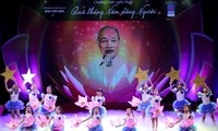 Nhiều nghệ sỹ nổi tiếng góp mặt trong chương trình nghệ thuật đặc biệt “Quà tháng 5 dâng Người” 