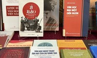 Tặng thưởng các tác phẩm lý luận, phê bình văn học nghệ thuật: Tôn vinh nỗ lực thầm lặng của các nhà nghiên cứu