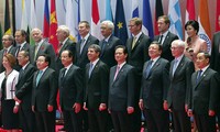 Vietnam’s PM active at ASEM 9 