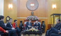 Hungarian delegation visits Vietnam