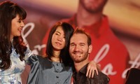 Limbless Nick Vujicic warmly welcomed in Ho Chi Minh city