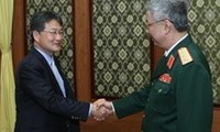 US, Vietnam boost defence cooperation 