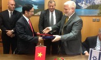 Vietnam, Israel sign security cooperation deals