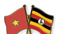 Deputy Prime Minister Nguyen Xuan Phuc receives Uganda counterpart