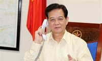 Vietnamese, Japanese Prime Ministers hold phone talks