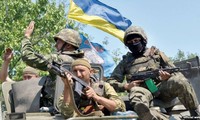 Ukraine passes law allowing foreigners to serve in its armed forces