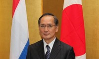 Japan, South Korea seek to deepen economic ties 