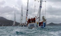 Clipper Yatch Race team leaves Vietnam 