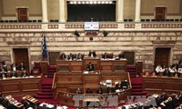 Greece approves pension and income tax reforms