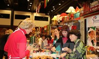 Vietnam attends International Christmas Bazaar in Prague 