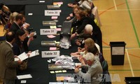 UK election 2017: Conservatives lose majority