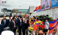 Party leader arrives in Phnom Penh for a State visit