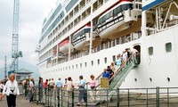 First cruise tourists land in Thua Thien-Hue in 2019