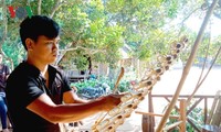 Se Dang youth inspires passion for traditional music