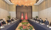 Vietnam, China seek to bolster bilateral ties