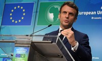 France's Macron urges Iran to agree to a nuclear deal