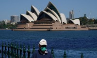 'Fortress Australia' to welcome tourists for first time under COVID 