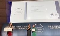 Female scientist receives L’Oreal - UNESCO award