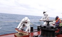 Vietnamese, Chinese navies hold joint patrol in Gulf of Tonkin