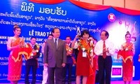  Trao giải Doanh nghiệp tiêu biểu ASEAN năm 2012